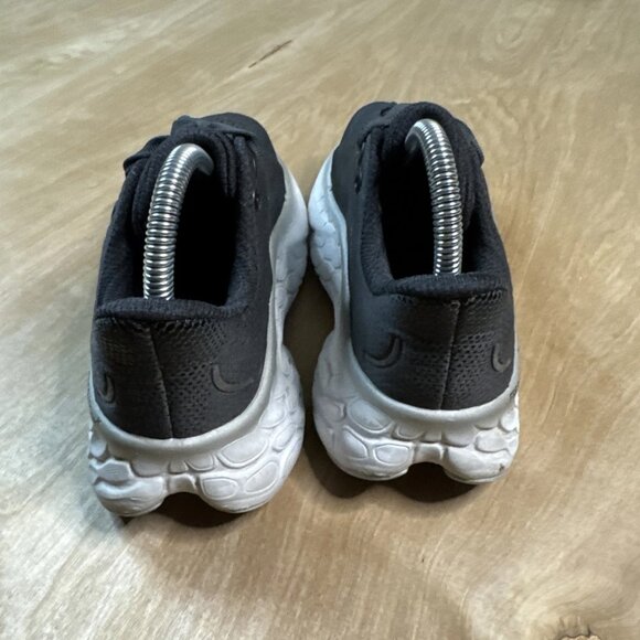 New Balance Women Fresh Foam More v4 WMORBK4 Black Running Shoes Size 7 - Picture 4 of 8